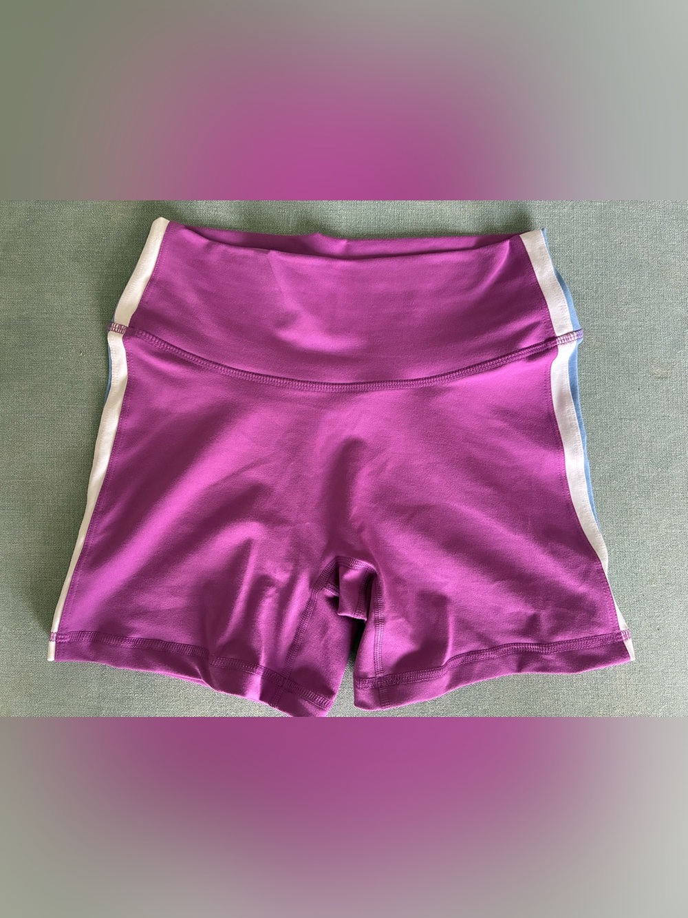 Fleo Women’s High-Waist Bike Shorts in Magenta with White Trim